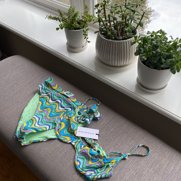 NWT SIZE S WE WORE WHAT BIKINI - Picture 5 of 9
